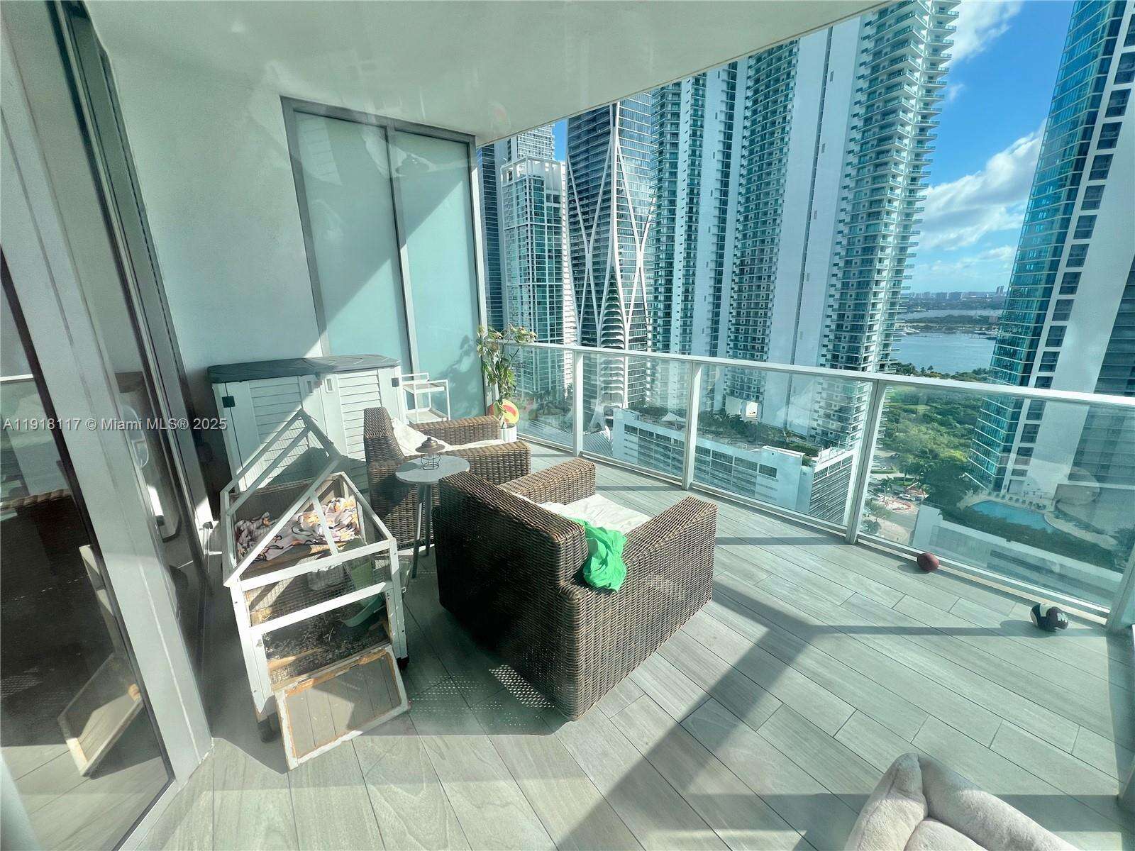 Paramount Miami Worldcenter at 851 1 Ave, Miami, FL 33132 - For Sale photo 5
