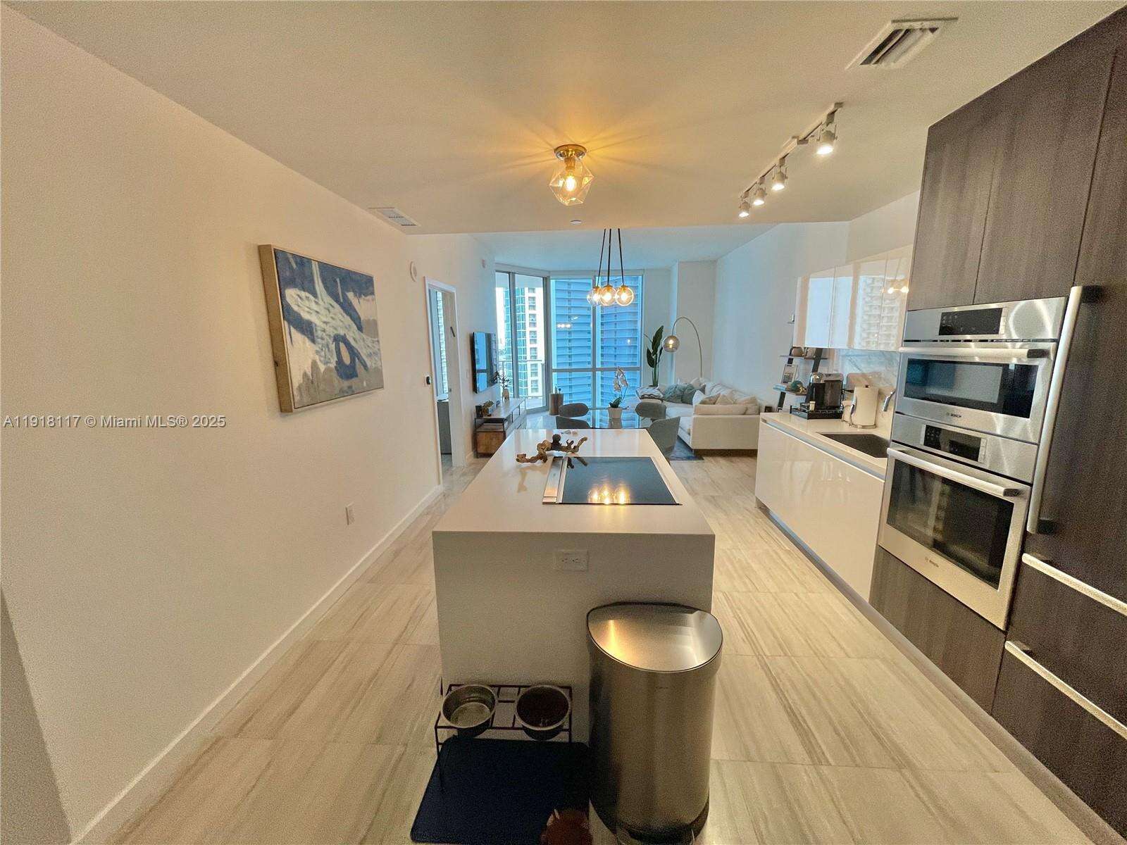 Paramount Miami Worldcenter at 851 1 Ave, Miami, FL 33132 - For Sale photo 41