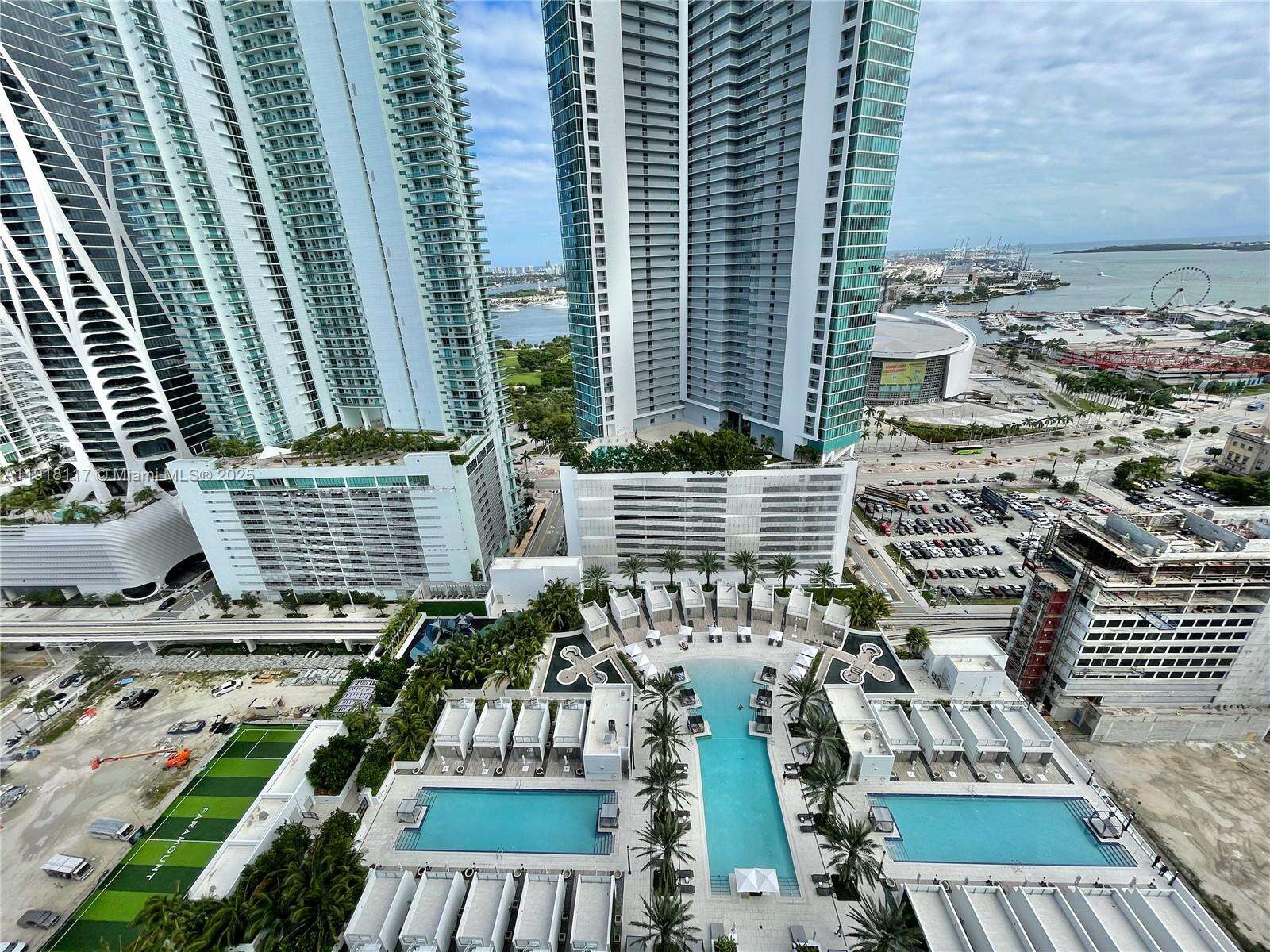 Paramount Miami Worldcenter at 851 1 Ave, Miami, FL 33132 - For Sale photo 6
