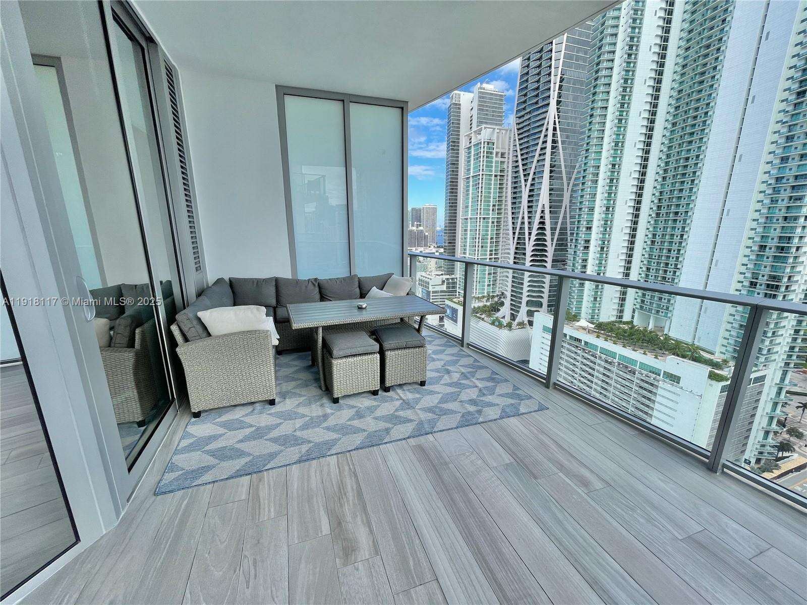 Paramount Miami Worldcenter at 851 1 Ave, Miami, FL 33132 - For Sale photo 7