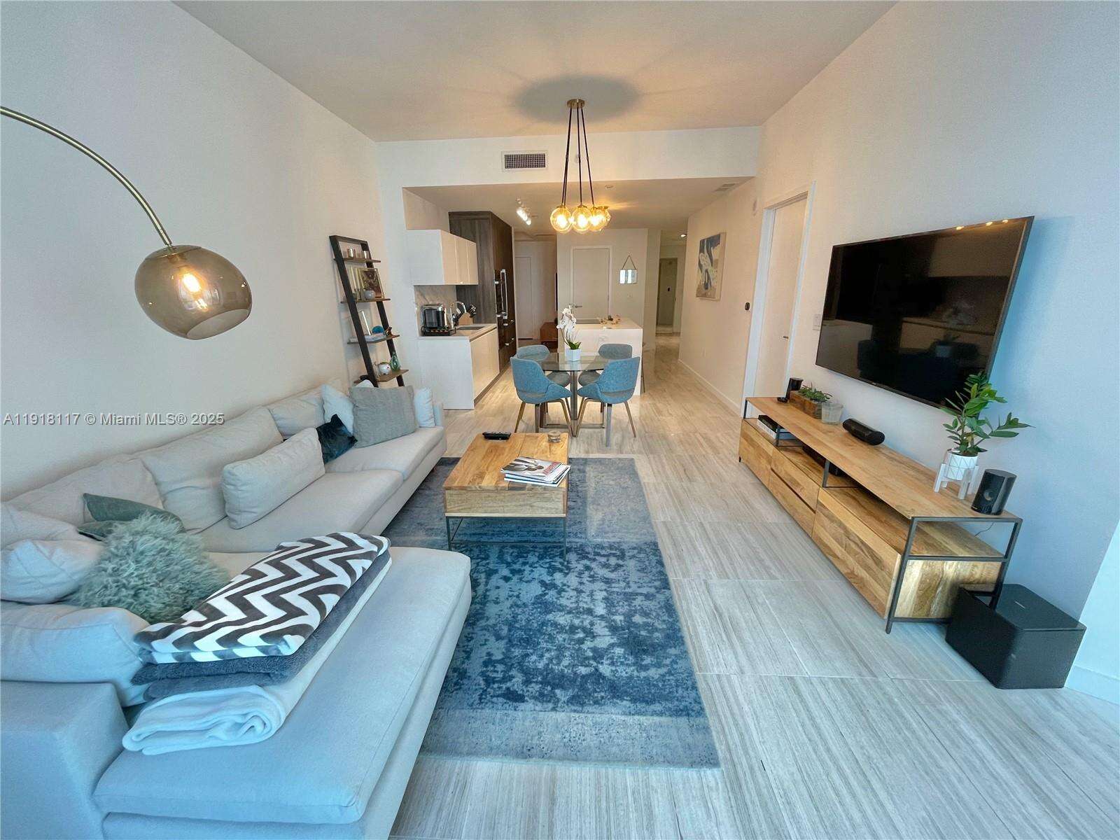 Paramount Miami Worldcenter at 851 1 Ave, Miami, FL 33132 - For Sale photo 8