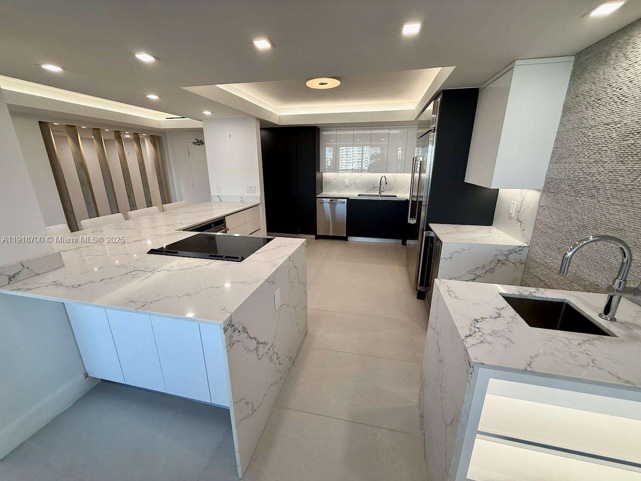 King Cole at 900 Bay Dr, Miami Beach, FL 33141 - For Sale photo 1
