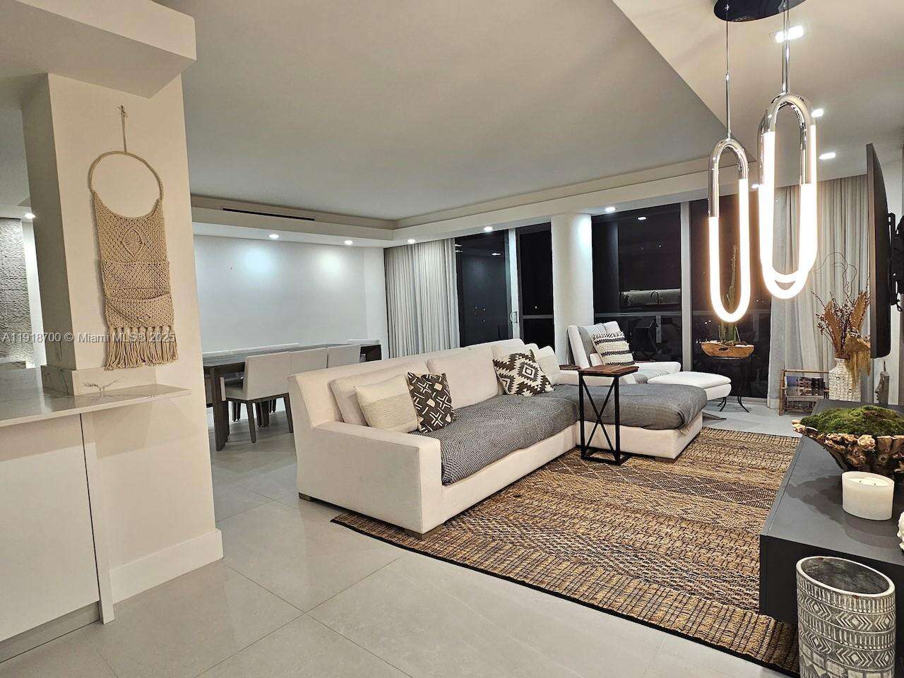 King Cole at 900 Bay Dr, Miami Beach, FL 33141 - For Sale photo 2
