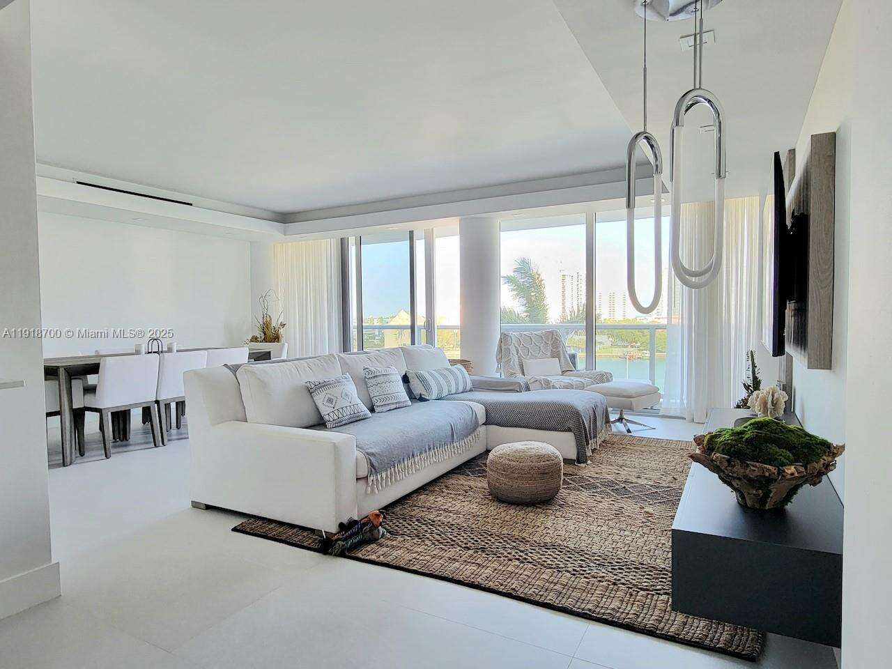 King Cole at 900 Bay Dr, Miami Beach, FL 33141 - For Sale photo 3