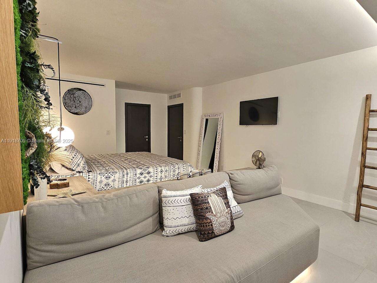King Cole at 900 Bay Dr, Miami Beach, FL 33141 - For Sale photo 26