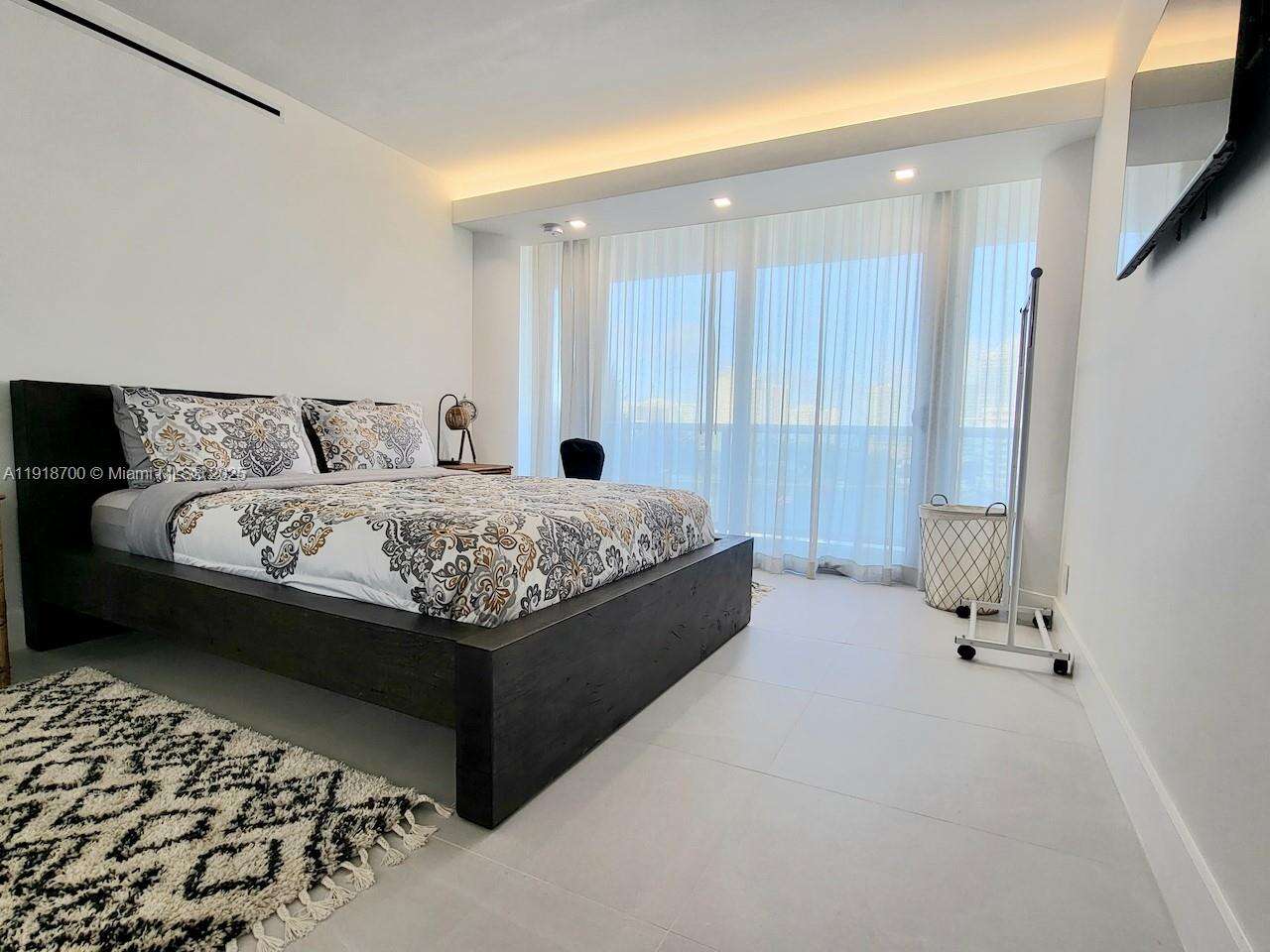 King Cole at 900 Bay Dr, Miami Beach, FL 33141 - For Sale photo 38