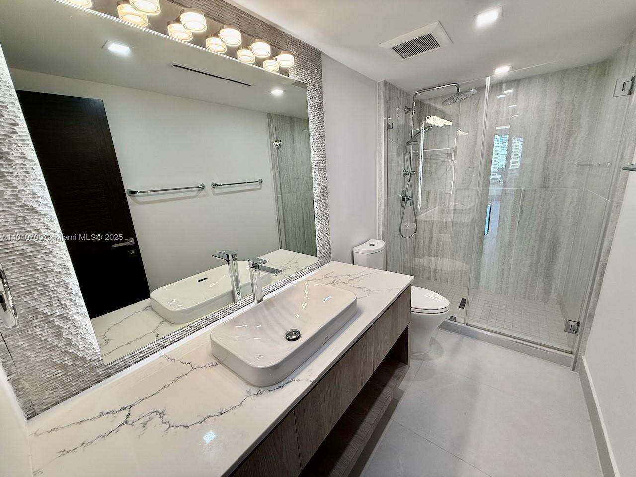 King Cole at 900 Bay Dr, Miami Beach, FL 33141 - For Sale photo 40