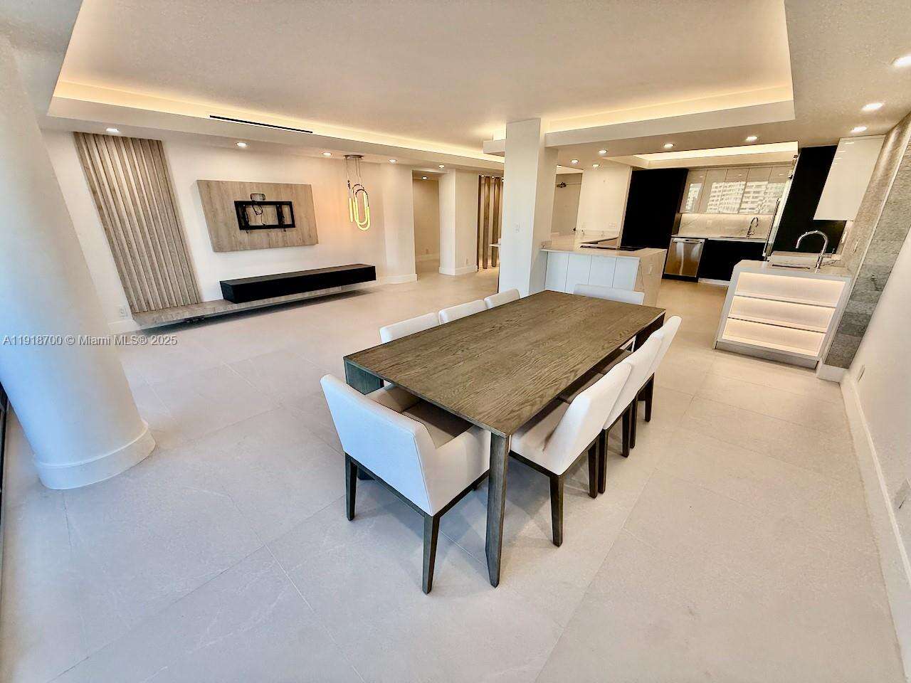 King Cole at 900 Bay Dr, Miami Beach, FL 33141 - For Sale photo 7