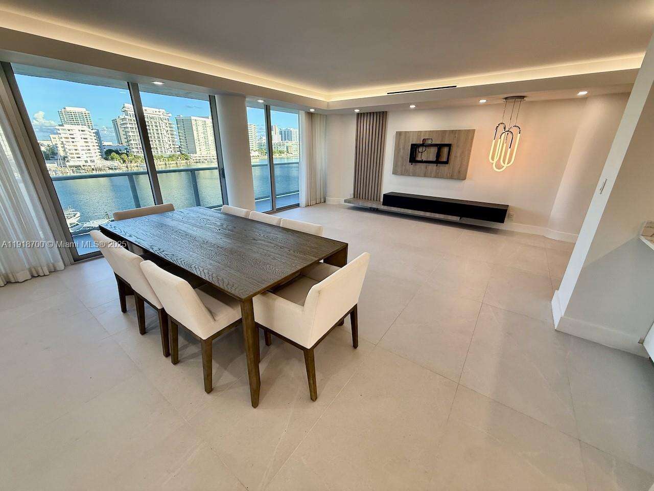 King Cole at 900 Bay Dr, Miami Beach, FL 33141 - For Sale photo 8