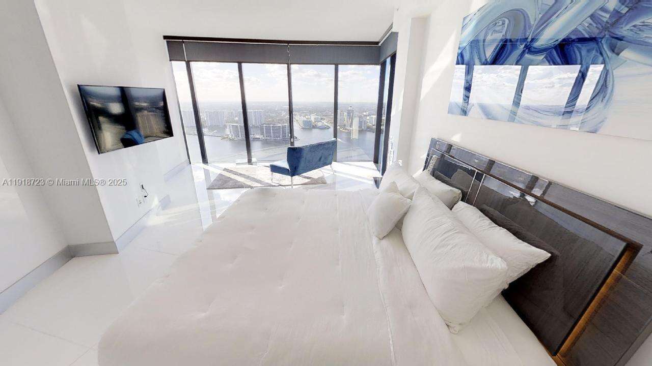 18555 COLLINS AVENUE - 18555 Collins Ave, Sunny Isles Beach, FL 33160 | Picture 39