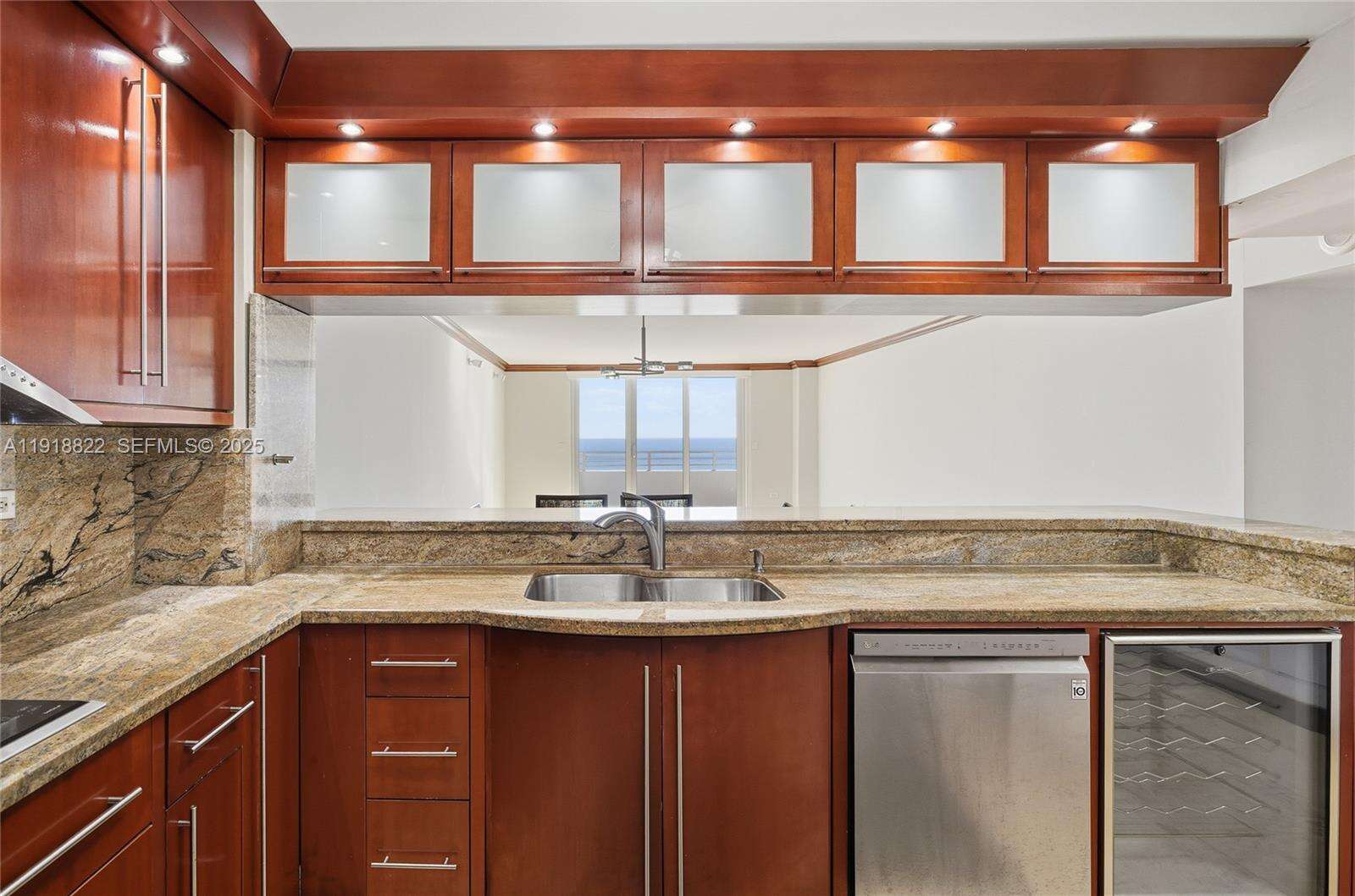 Oceanside Plaza at 5555 Collins Ave, Miami Beach, FL 33140 - For Sale photo 18