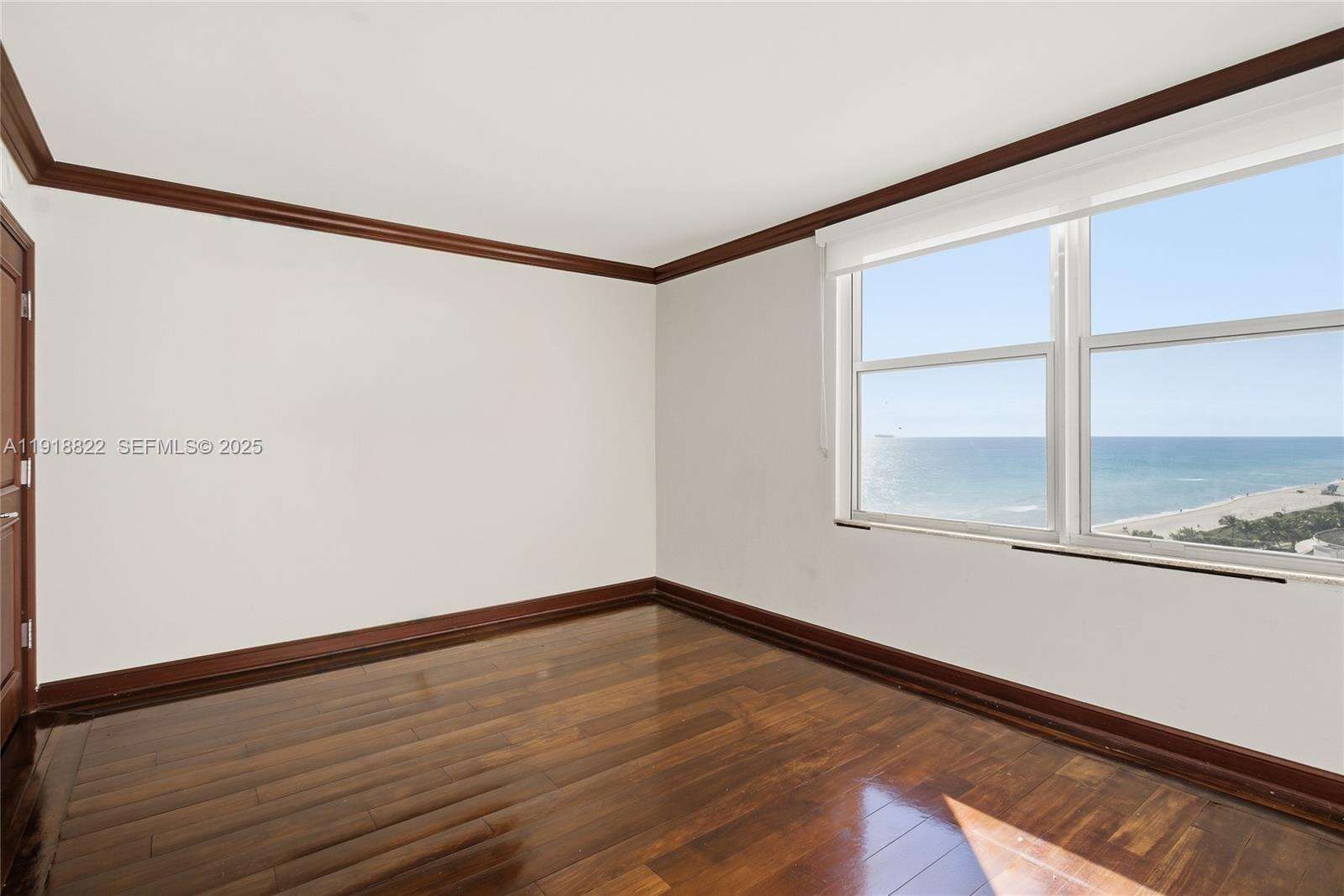 Oceanside Plaza at 5555 Collins Ave, Miami Beach, FL 33140 - For Sale photo 24