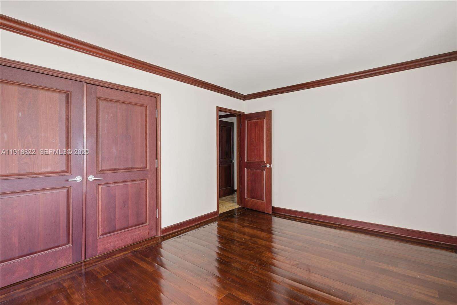 Oceanside Plaza at 5555 Collins Ave, Miami Beach, FL 33140 - For Sale photo 25