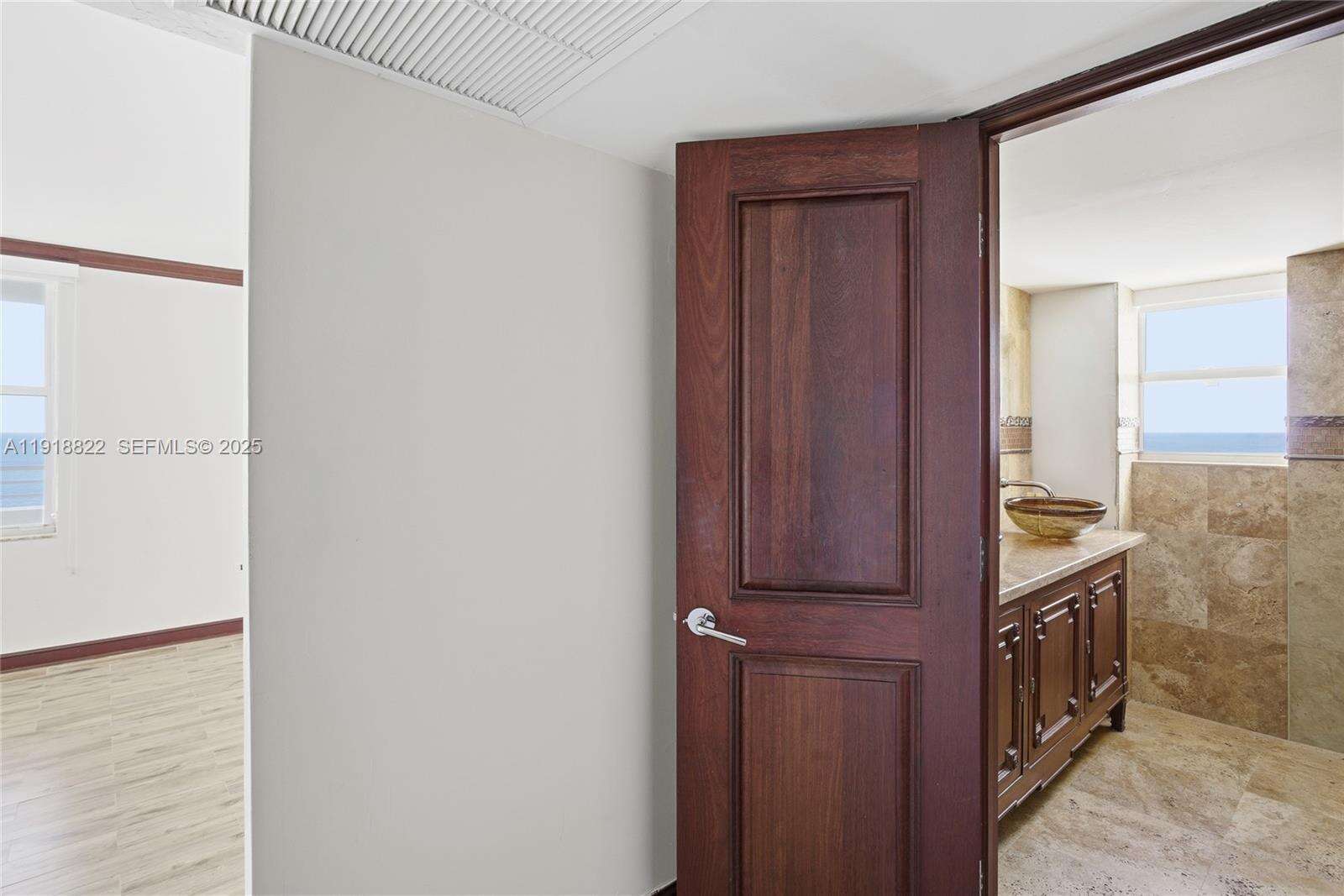 Oceanside Plaza at 5555 Collins Ave, Miami Beach, FL 33140 - For Sale photo 28