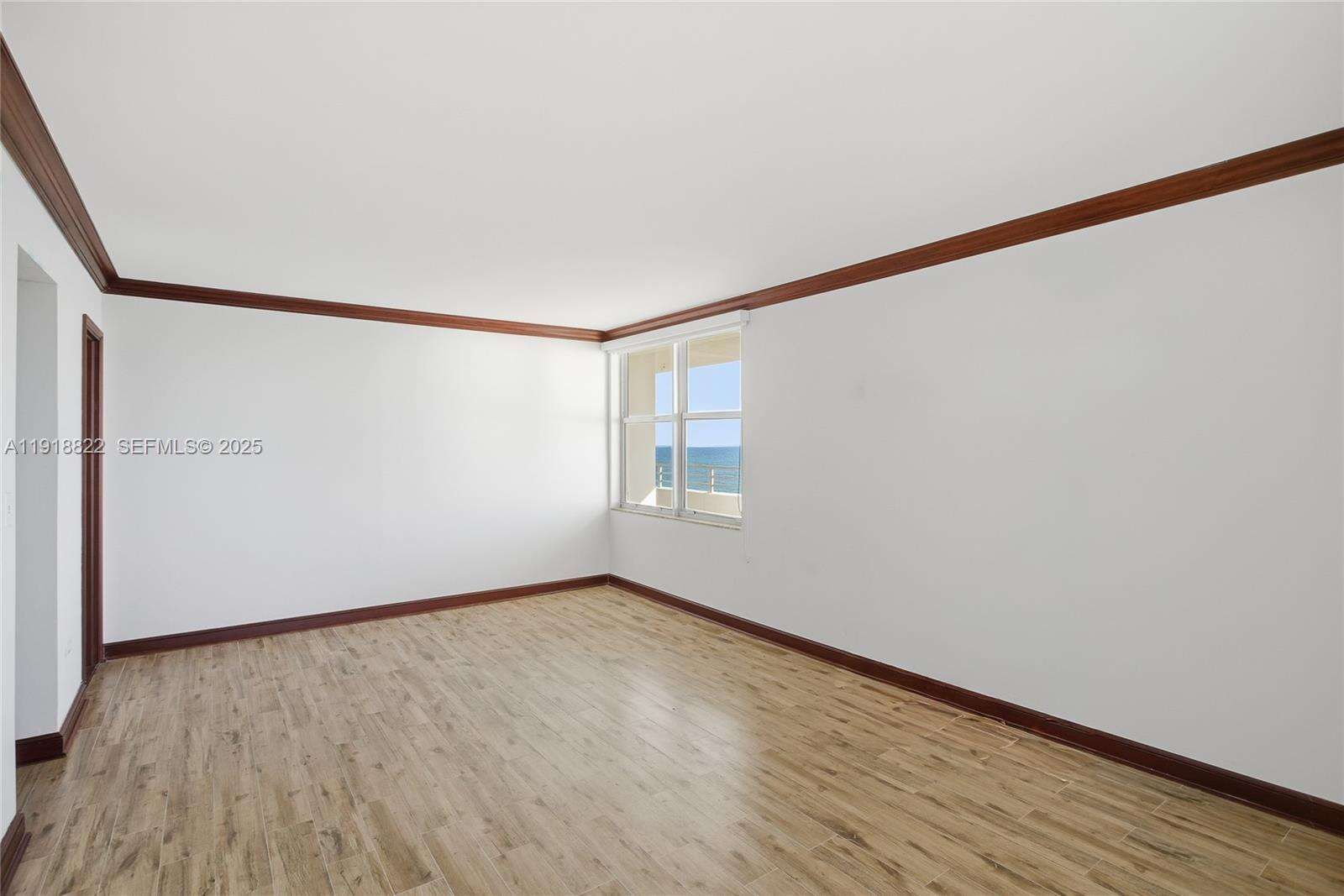 Oceanside Plaza at 5555 Collins Ave, Miami Beach, FL 33140 - For Sale photo 31