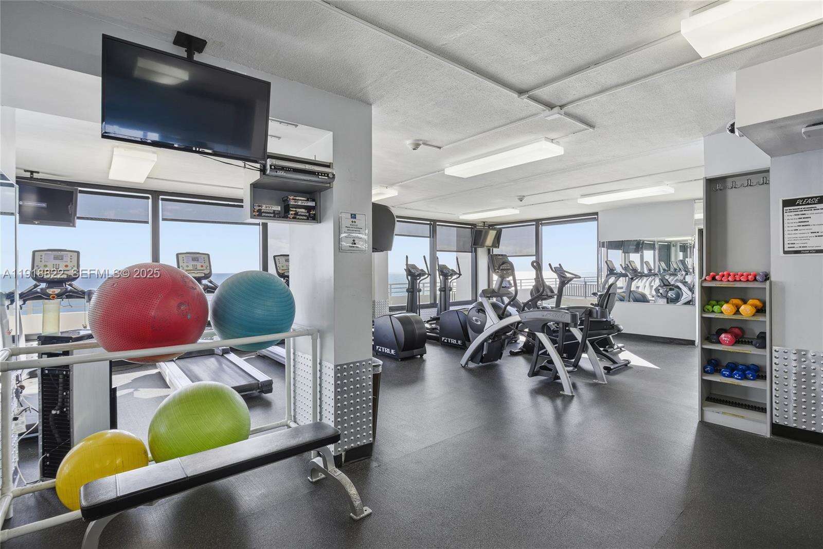 Oceanside Plaza at 5555 Collins Ave, Miami Beach, FL 33140 - For Sale photo 36