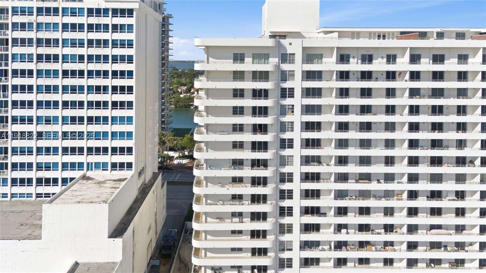 Oceanside Plaza at 5555 Collins Ave, Miami Beach, FL 33140 - For Sale photo 8