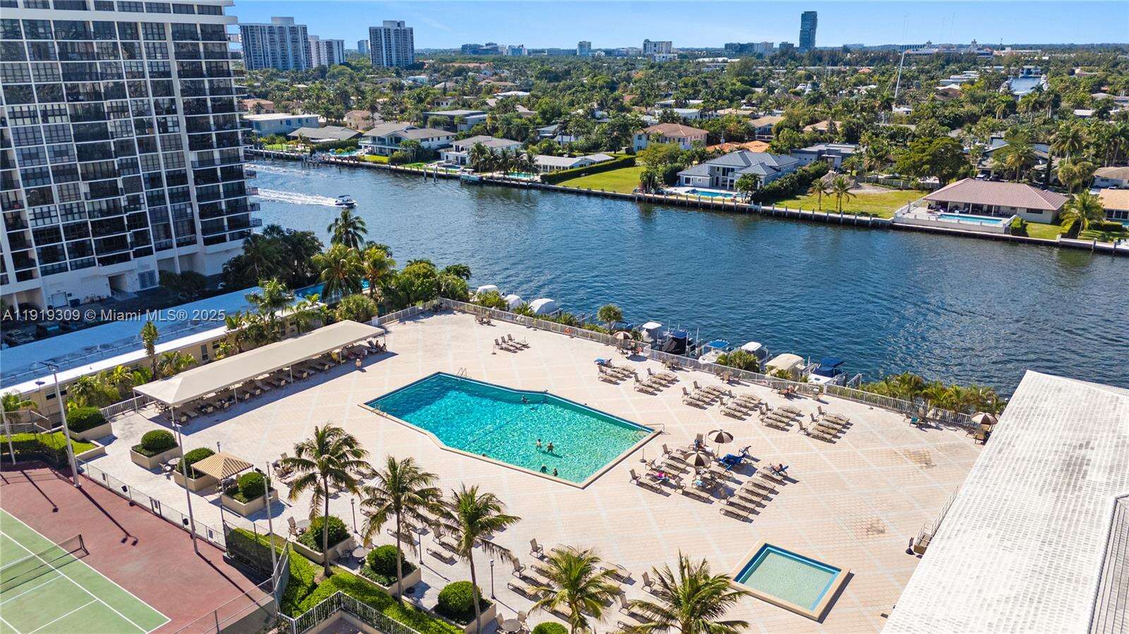 The Hemispheres at 1980 Ocean Dr, Hallandale Beach, FL 33009 - For Sale photo 13