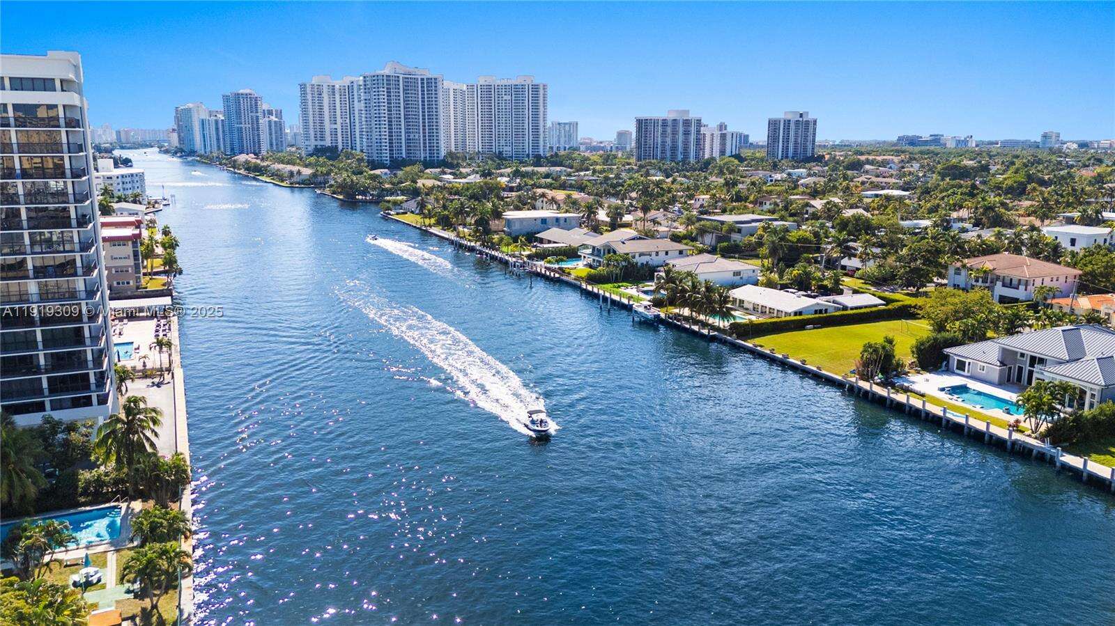 The Hemispheres at 1980 Ocean Dr, Hallandale Beach, FL 33009 - For Sale photo 14