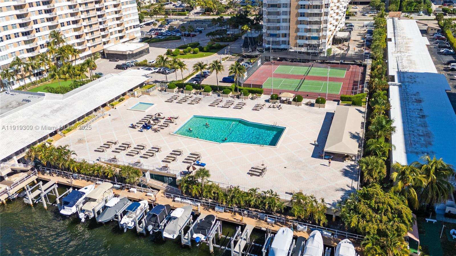 The Hemispheres at 1980 Ocean Dr, Hallandale Beach, FL 33009 - For Sale photo 16