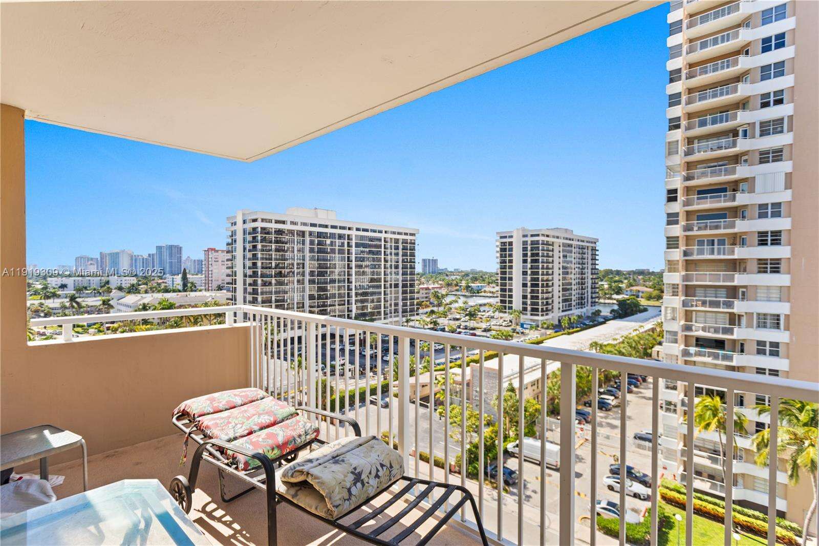 The Hemispheres at 1980 Ocean Dr, Hallandale Beach, FL 33009 - For Sale photo 38