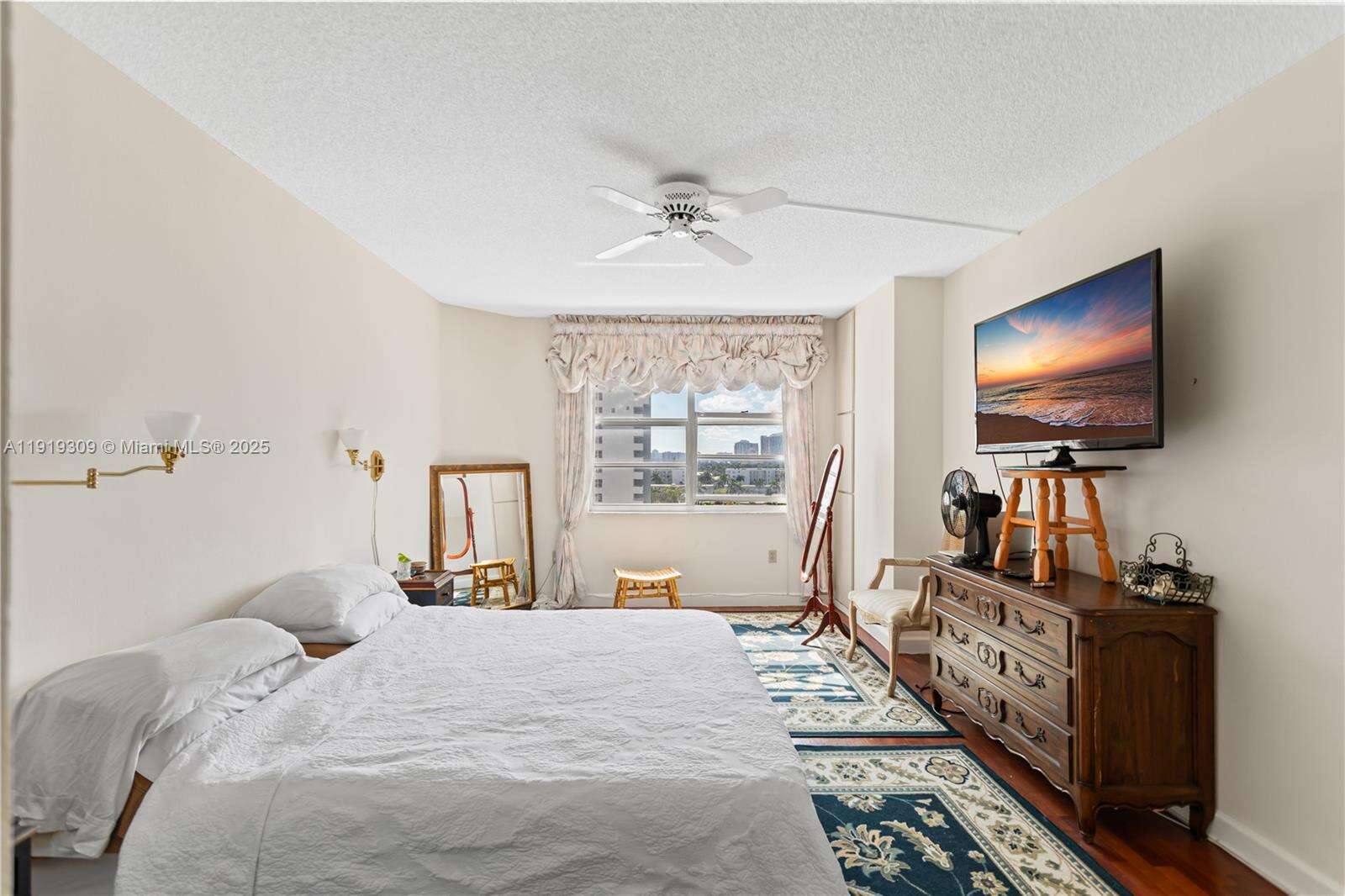 The Hemispheres at 1980 Ocean Dr, Hallandale Beach, FL 33009 - For Sale photo 50