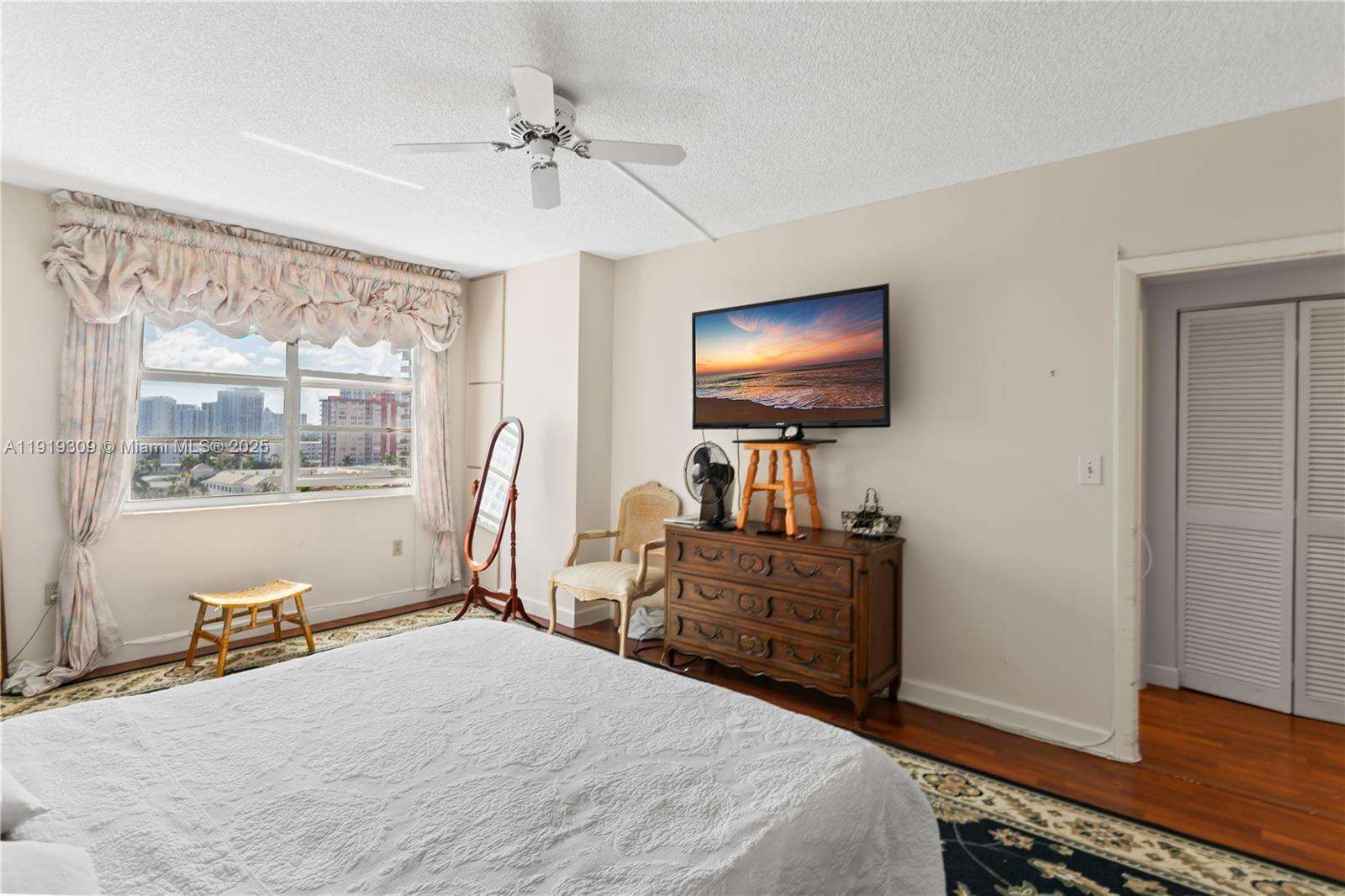 The Hemispheres at 1980 Ocean Dr, Hallandale Beach, FL 33009 - For Sale photo 51