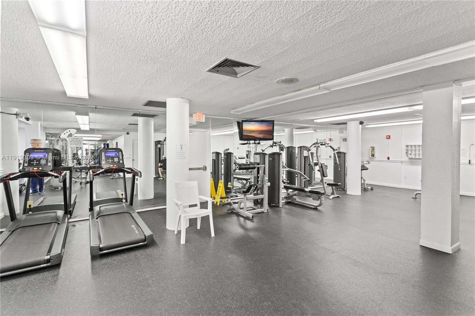 The Hemispheres at 1980 Ocean Dr, Hallandale Beach, FL 33009 - For Sale photo 58