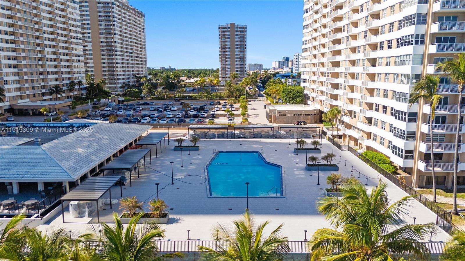 The Hemispheres at 1980 Ocean Dr, Hallandale Beach, FL 33009 - For Sale photo 7