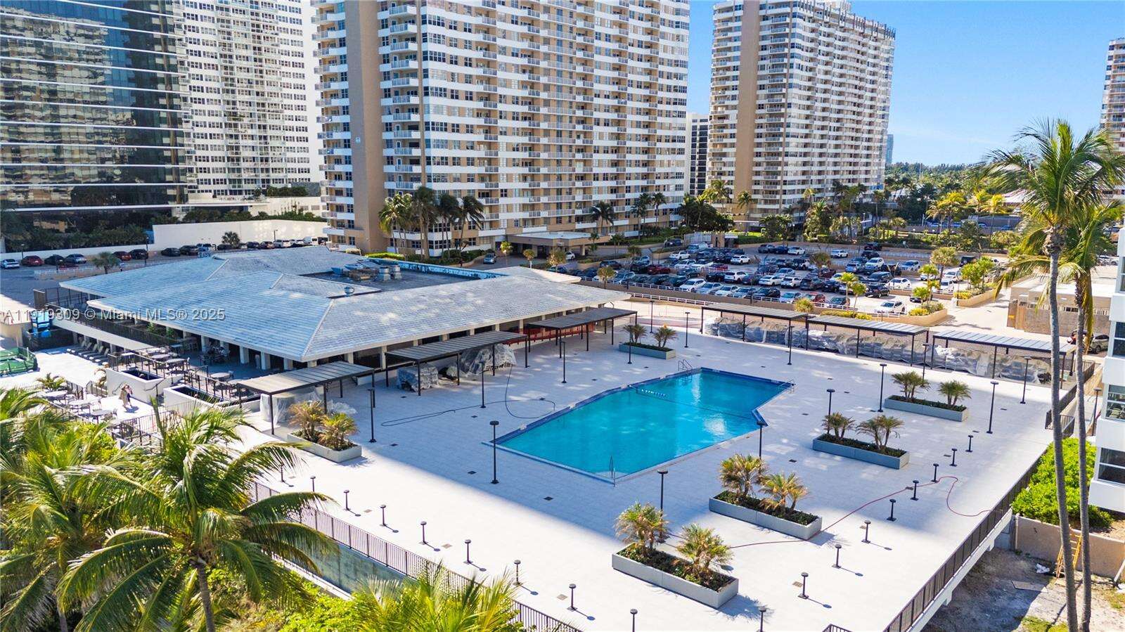 The Hemispheres at 1980 Ocean Dr, Hallandale Beach, FL 33009 - For Sale photo 8