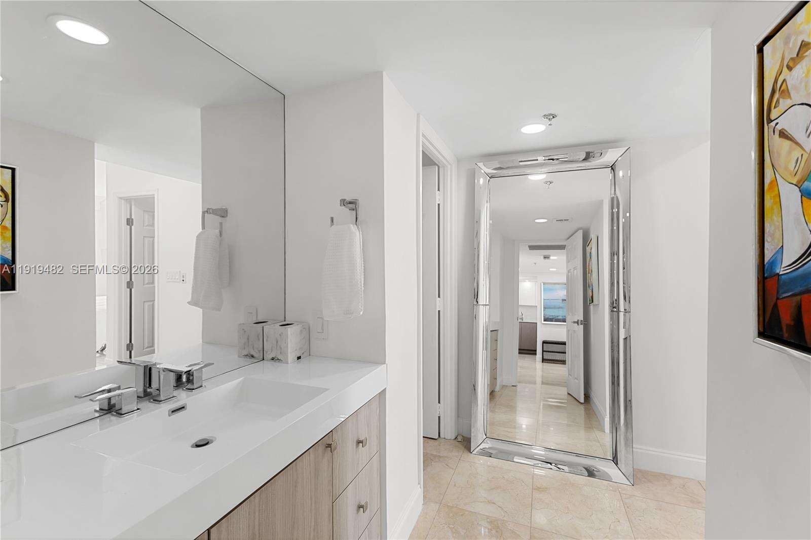 Brickell Key 1 at 520 Brickell Key Dr, Miami, FL 33131 - For Sale photo 20