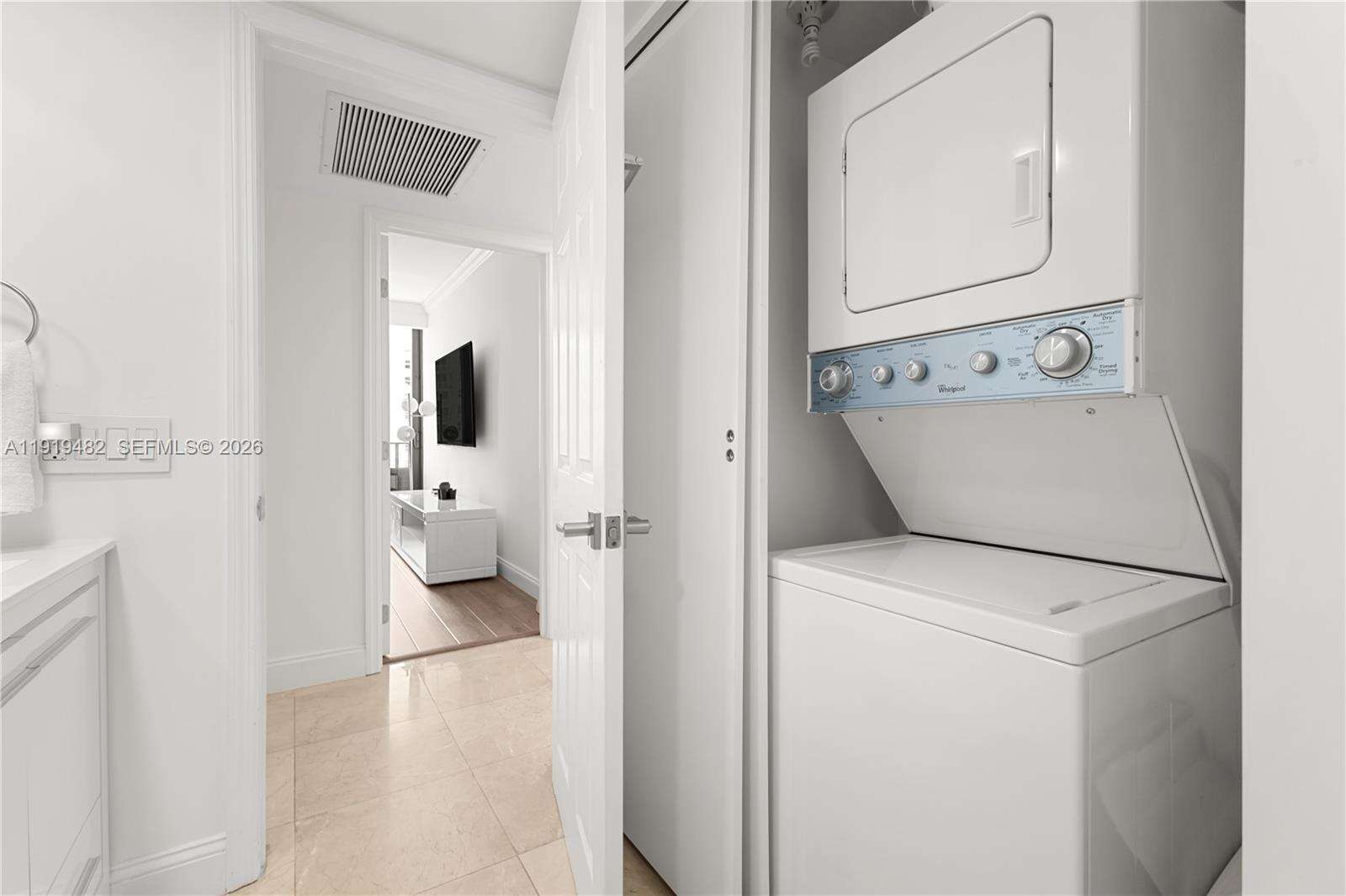 Brickell Key 1 at 520 Brickell Key Dr, Miami, FL 33131 - For Sale photo 26