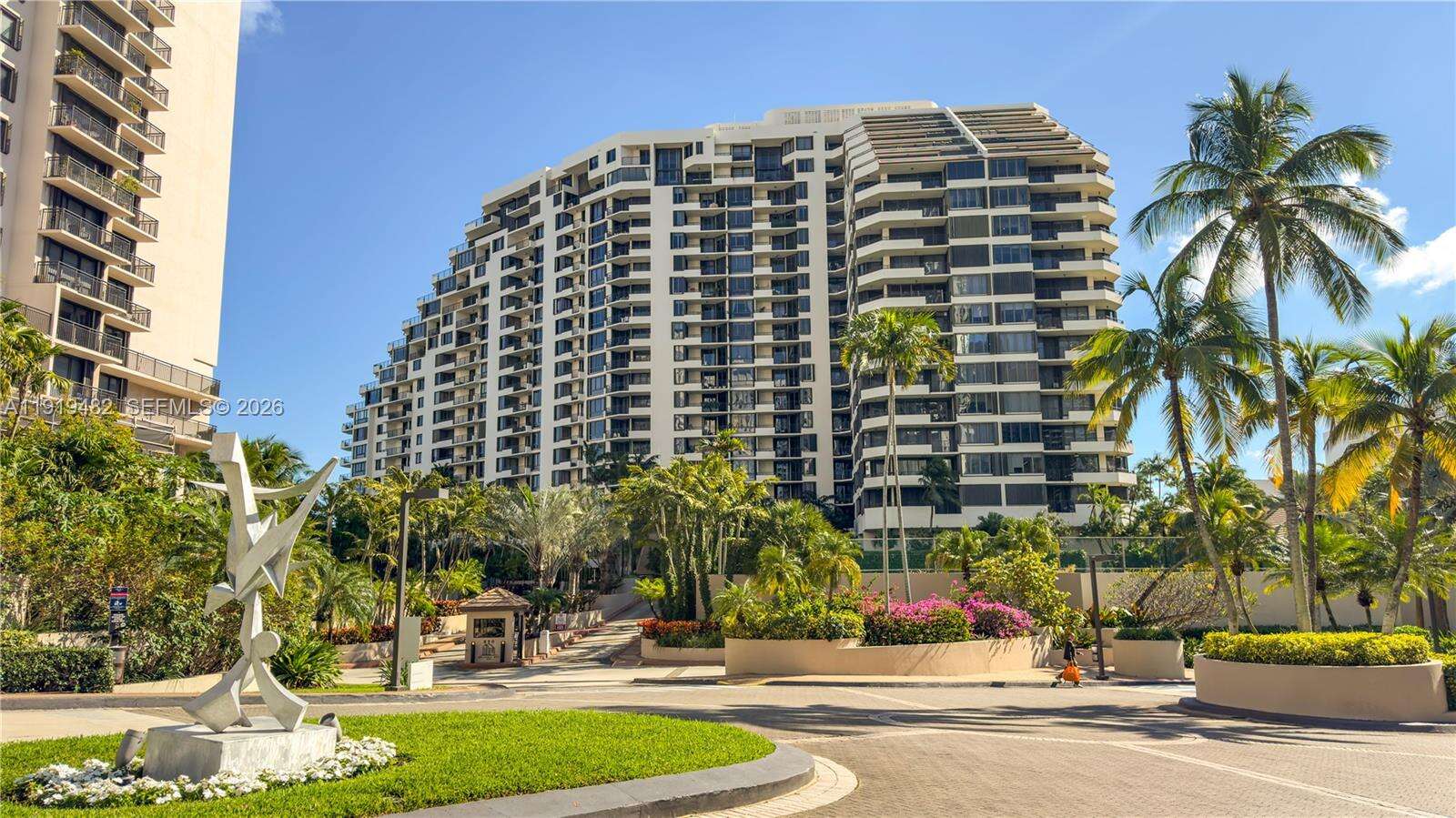 Brickell Key 1 at 520 Brickell Key Dr, Miami, FL 33131 - For Sale photo 33