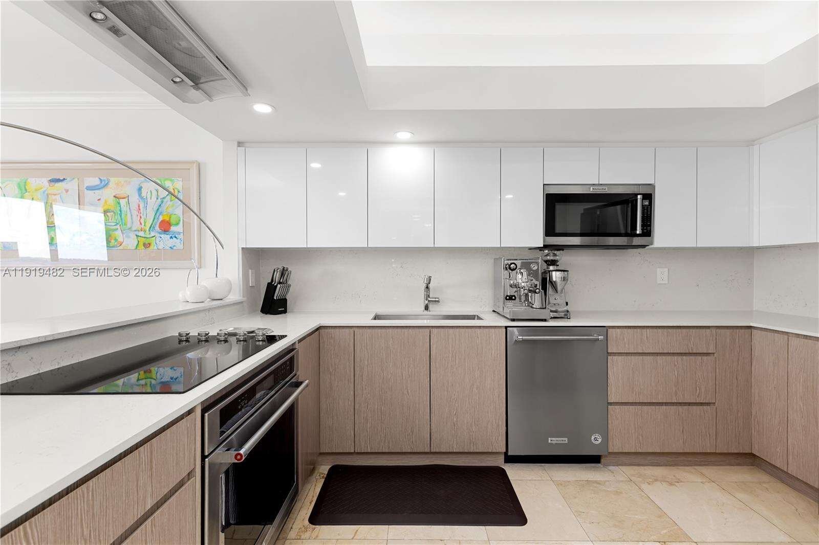 Brickell Key 1 at 520 Brickell Key Dr, Miami, FL 33131 - For Sale photo 8