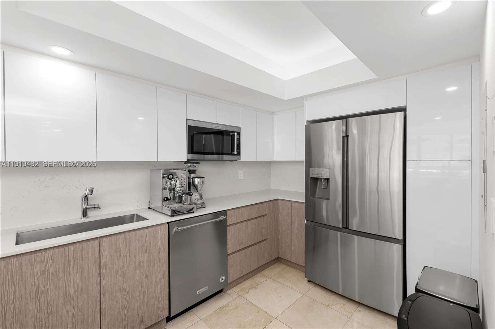 Brickell Key 1 at 520 Brickell Key Dr, Miami, FL 33131 - For Sale photo 9