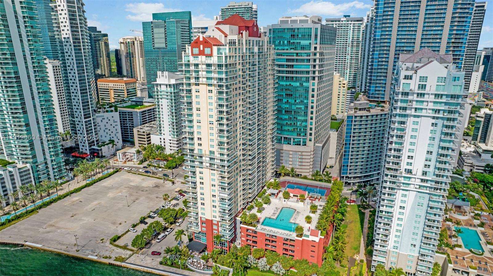 The Mark On Brickell at 1155 Brickell Bay Dr, Miami, FL 33131 - For Sale photo 2