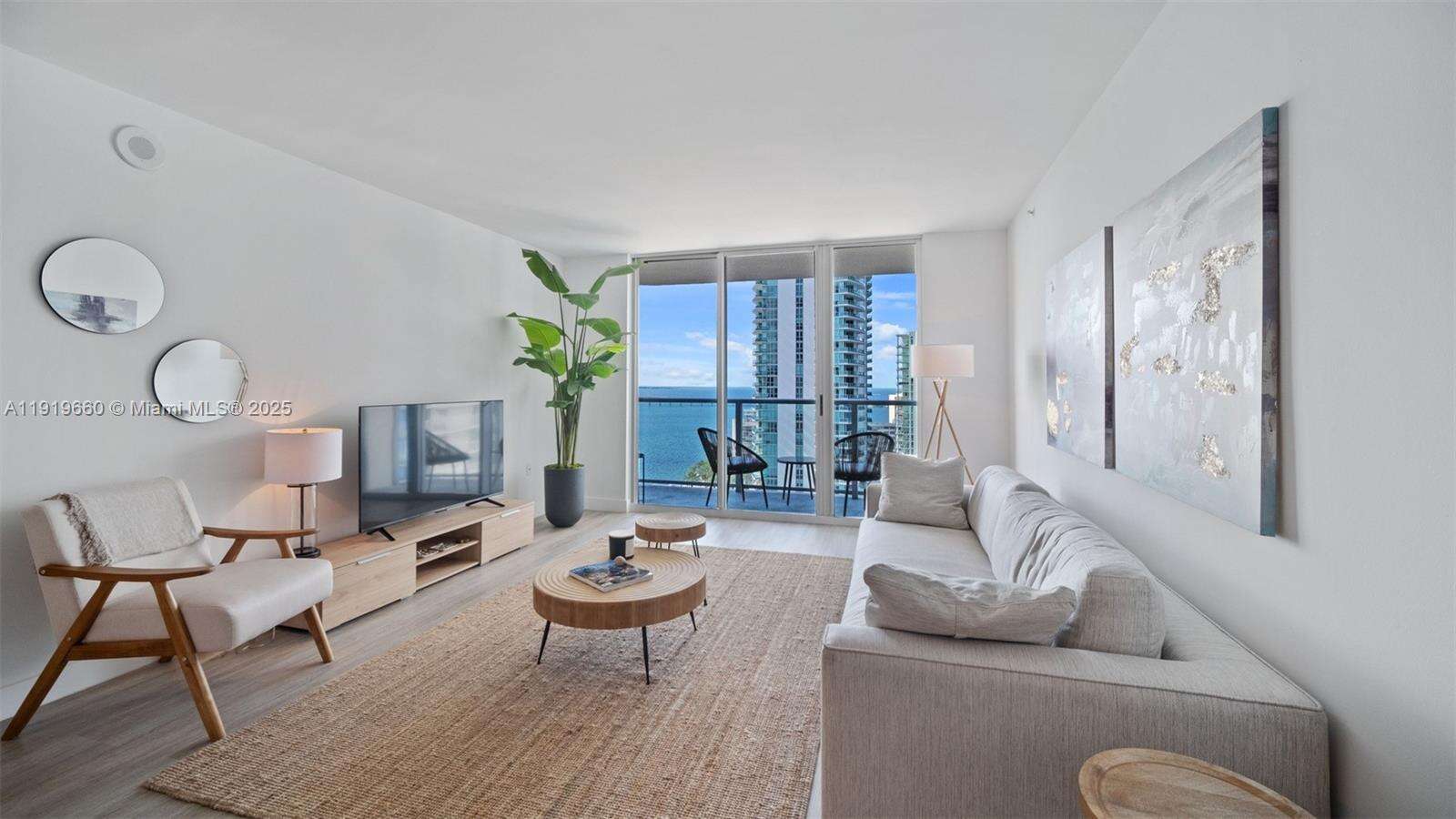 The Mark On Brickell at 1155 Brickell Bay Dr, Miami, FL 33131 - For Sale photo 11