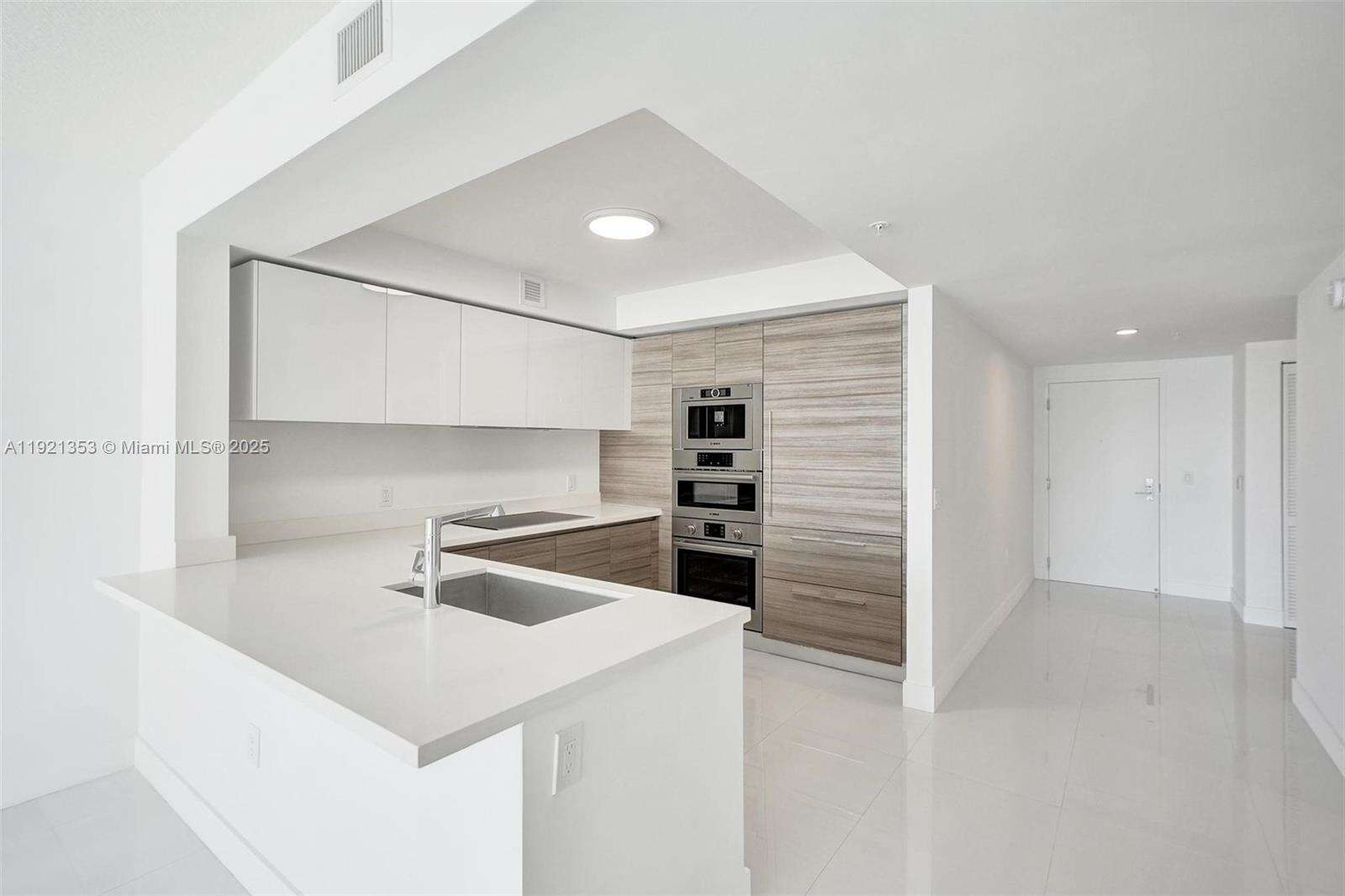 PARQUE TOWERS - 330 Sunny Isles Blvd, Sunny Isles Beach, FL 33160 | Picture 18