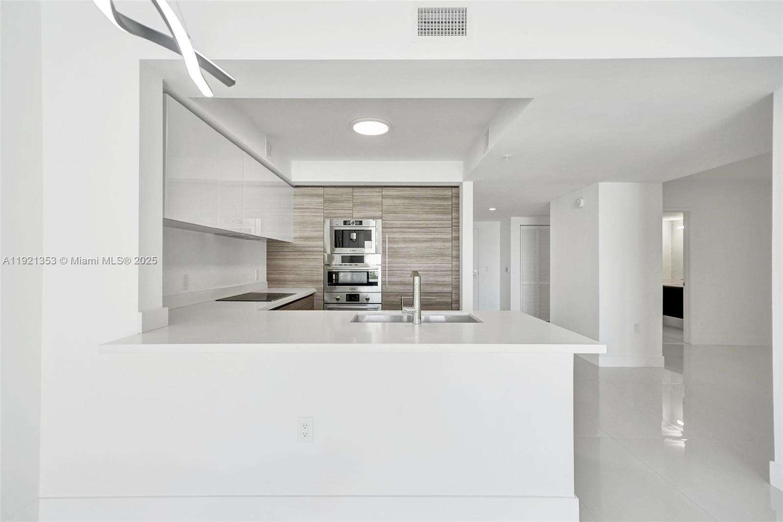 PARQUE TOWERS - 330 Sunny Isles Blvd, Sunny Isles Beach, FL 33160 | Picture 20