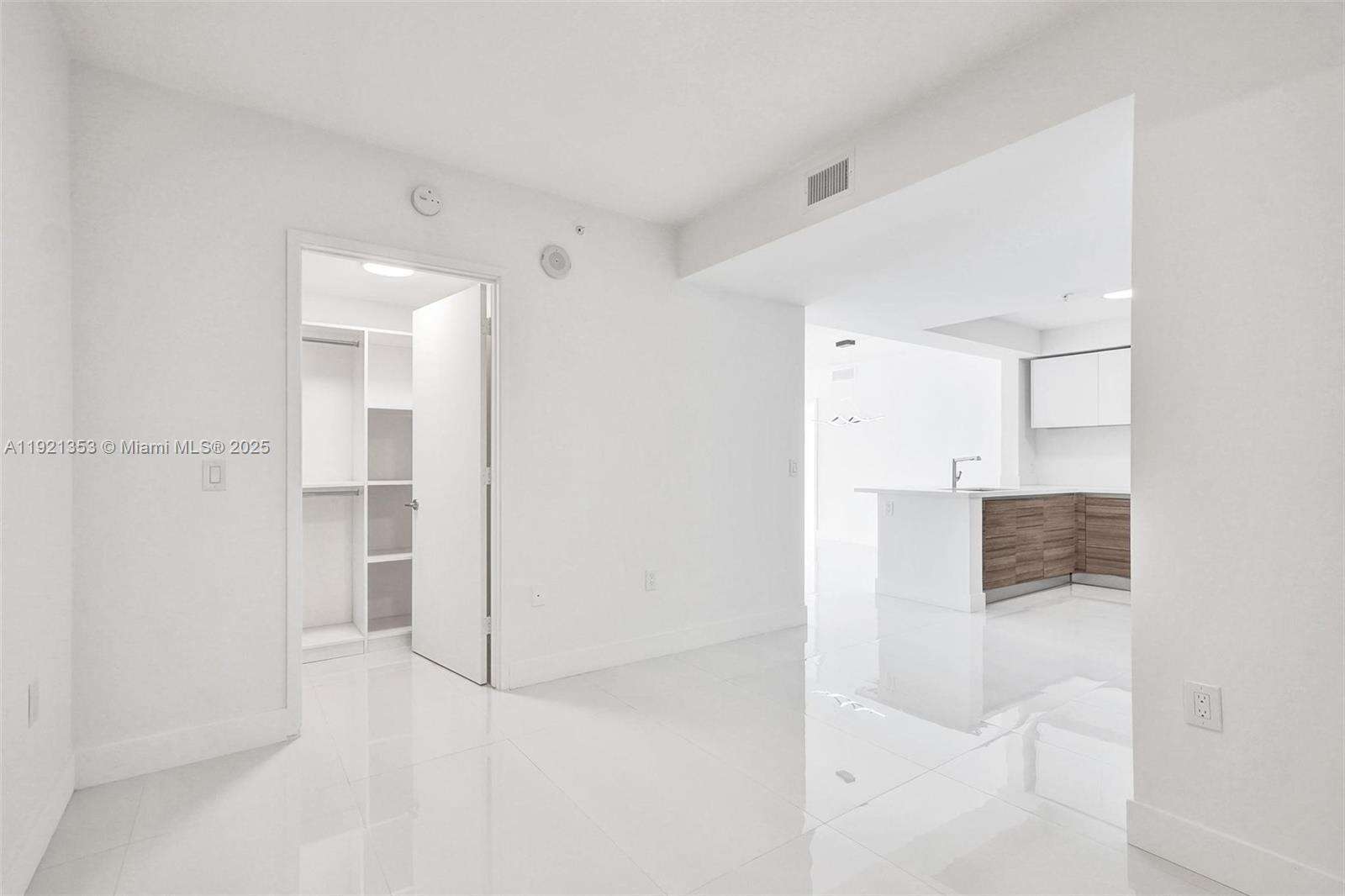 PARQUE TOWERS - 330 Sunny Isles Blvd, Sunny Isles Beach, FL 33160 | Picture 24