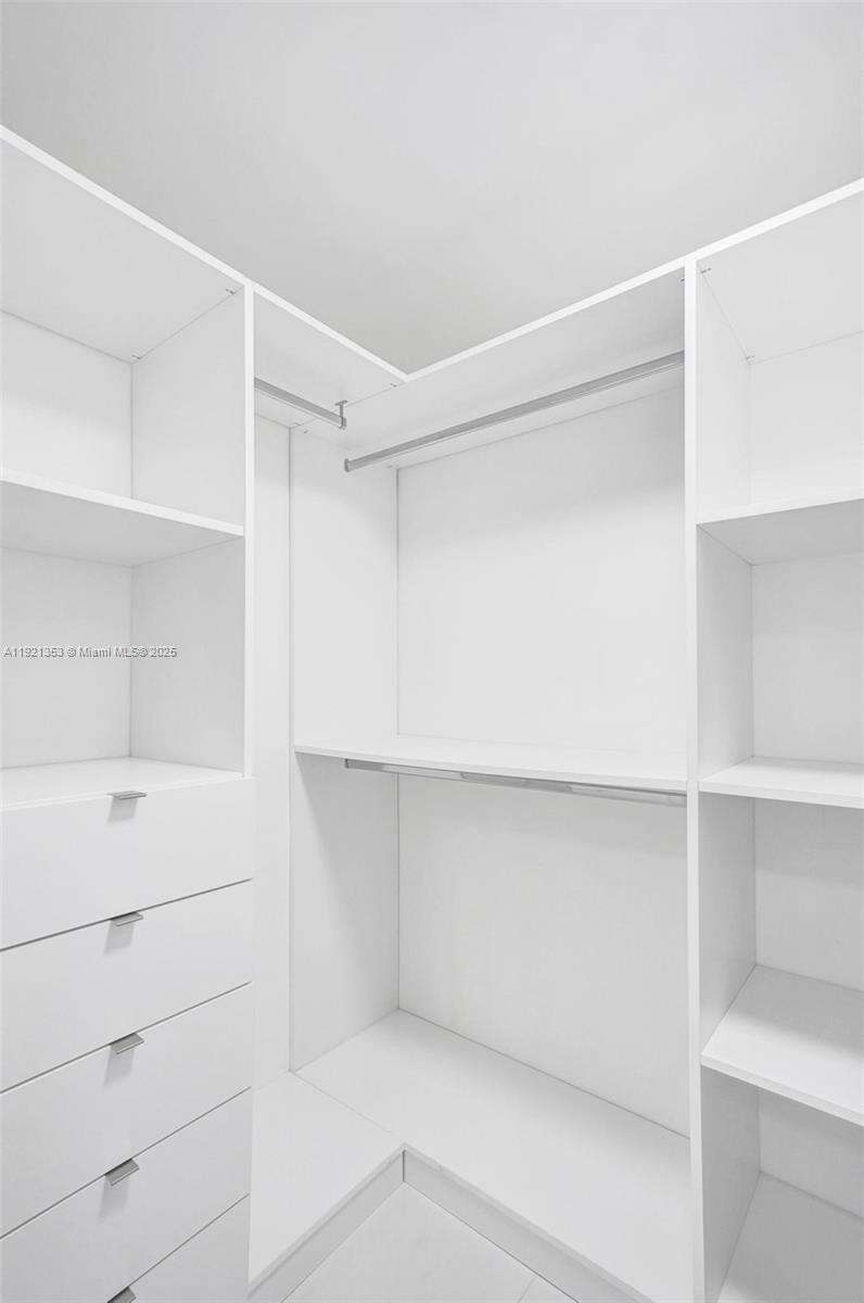 PARQUE TOWERS - 330 Sunny Isles Blvd, Sunny Isles Beach, FL 33160 | Picture 29