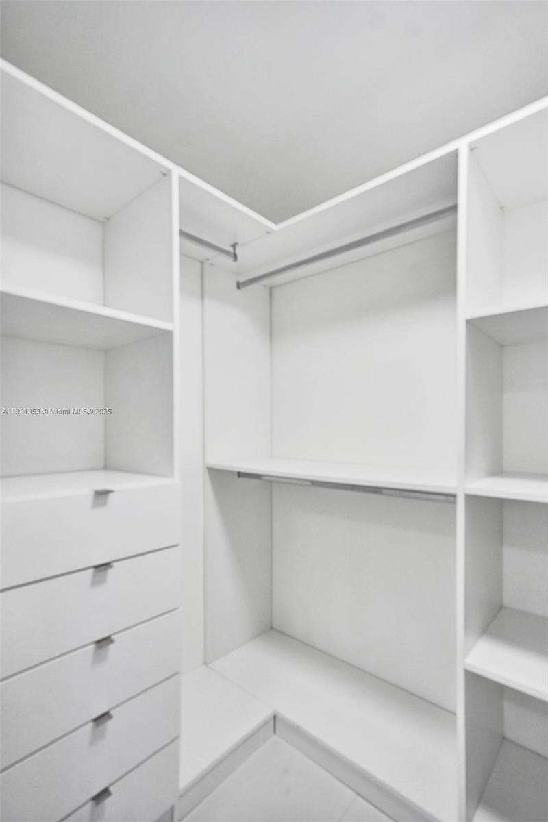 PARQUE TOWERS - 330 Sunny Isles Blvd, Sunny Isles Beach, FL 33160 | Picture 30