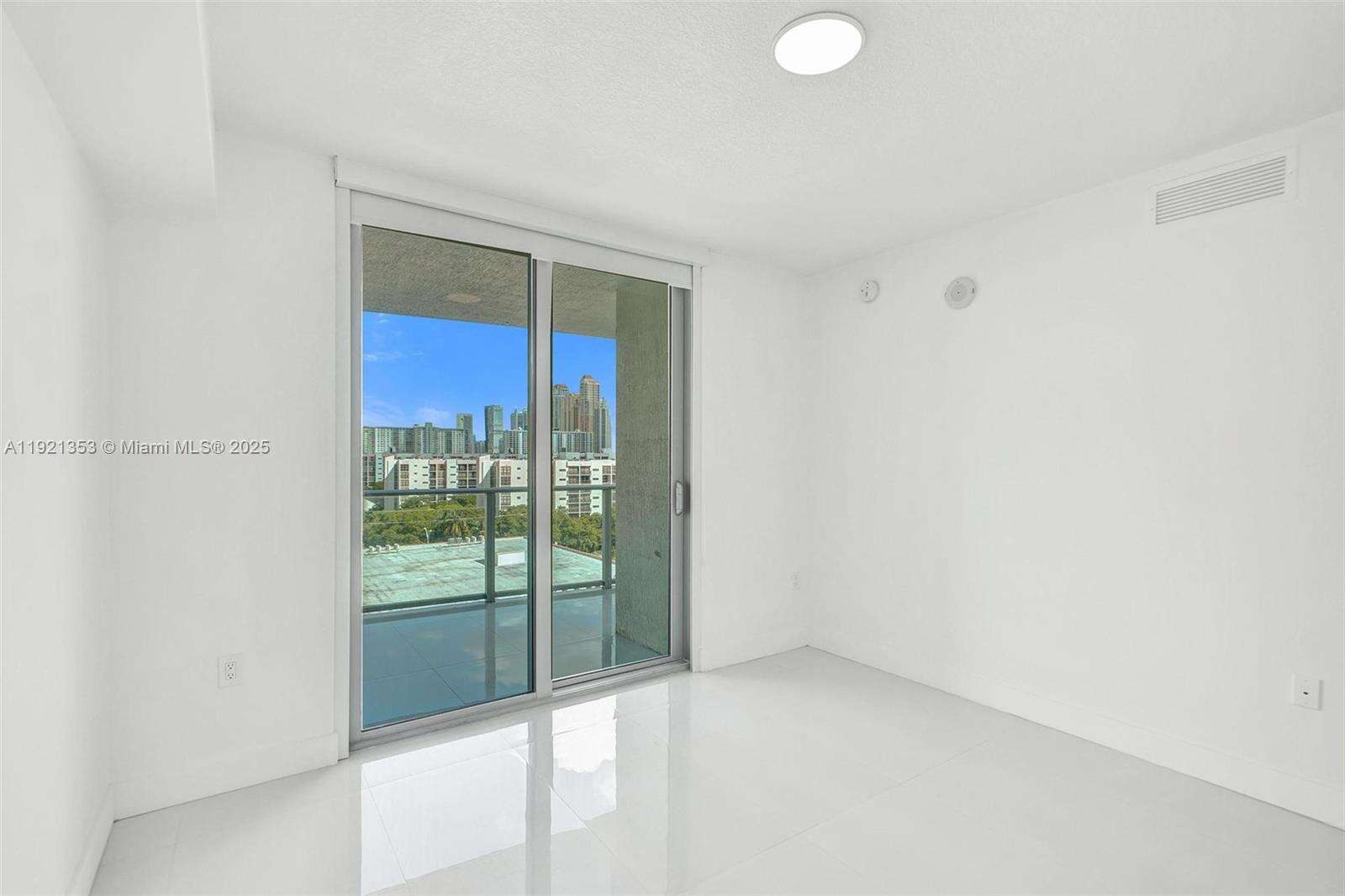 PARQUE TOWERS - 330 Sunny Isles Blvd, Sunny Isles Beach, FL 33160 | Picture 31
