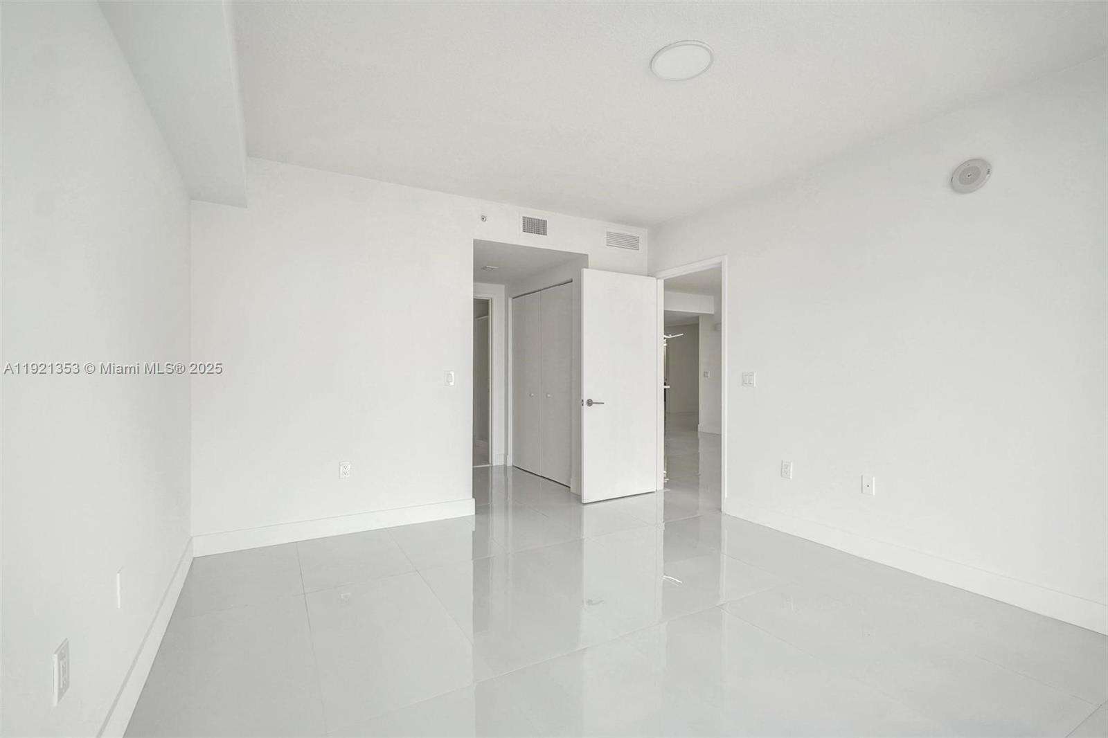 PARQUE TOWERS - 330 Sunny Isles Blvd, Sunny Isles Beach, FL 33160 | Picture 43