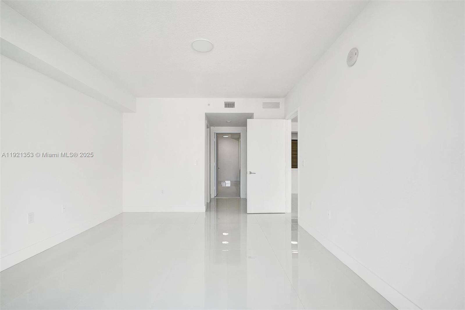 PARQUE TOWERS - 330 Sunny Isles Blvd, Sunny Isles Beach, FL 33160 | Picture 45