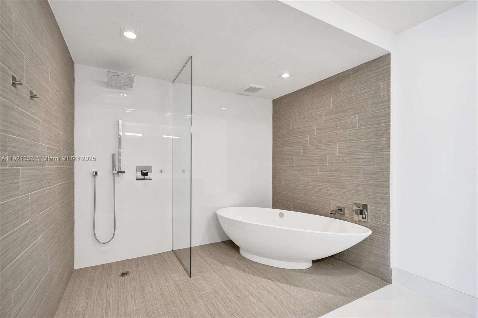 PARQUE TOWERS - 330 Sunny Isles Blvd, Sunny Isles Beach, FL 33160 | Picture 51