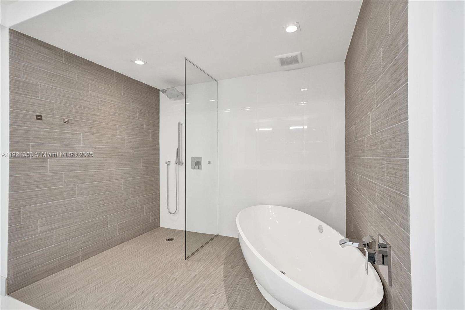 PARQUE TOWERS - 330 Sunny Isles Blvd, Sunny Isles Beach, FL 33160 | Picture 52