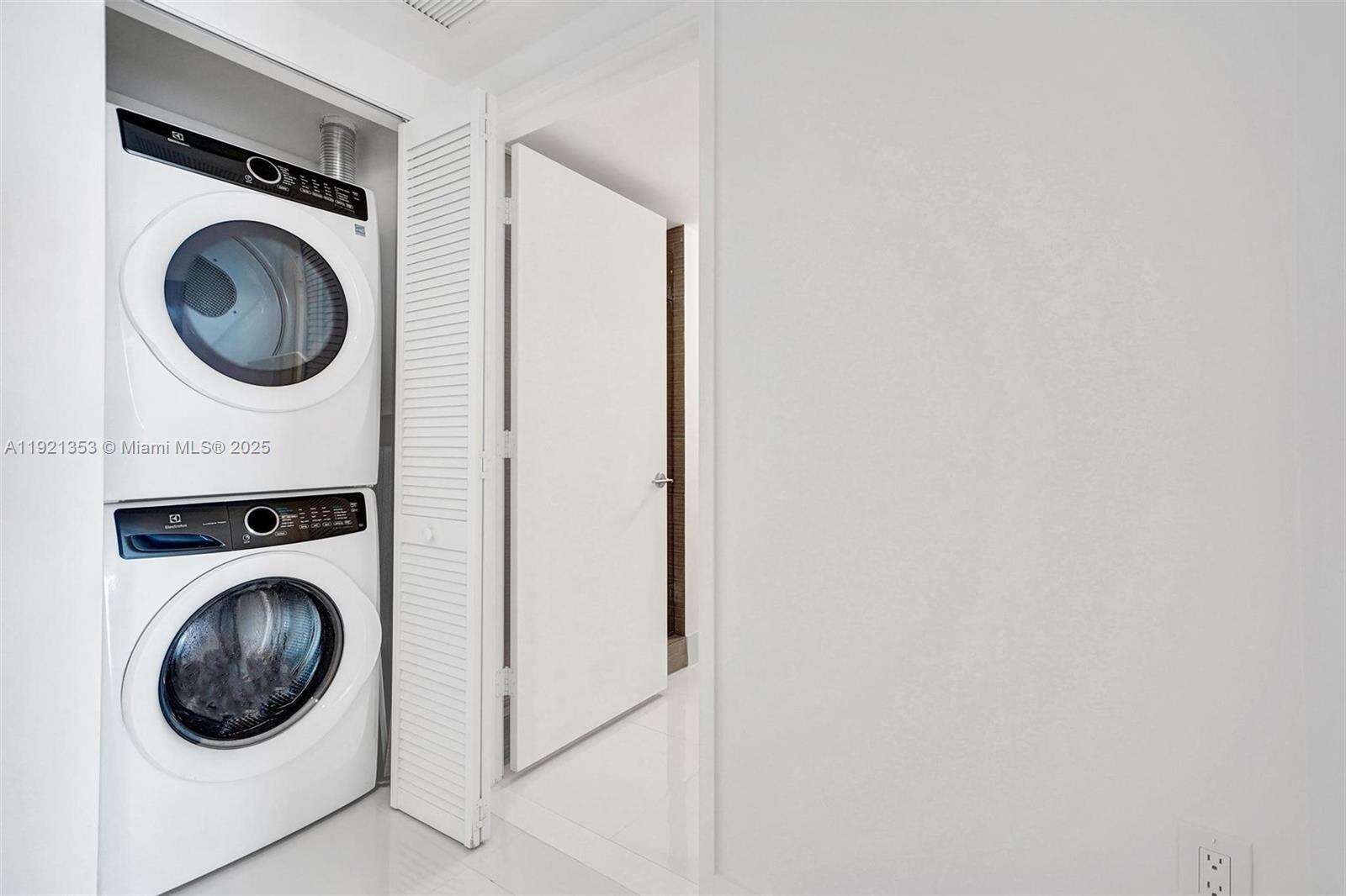 PARQUE TOWERS - 330 Sunny Isles Blvd, Sunny Isles Beach, FL 33160 | Picture 56