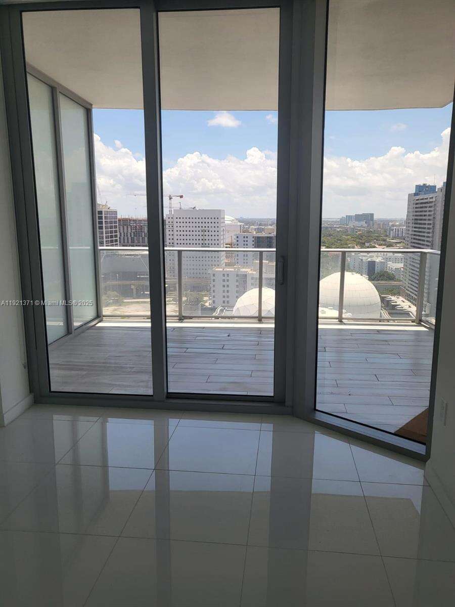 Paramount Miami Worldcenter at 851 1 Ave, Miami, FL 33132 - For Sale photo 2