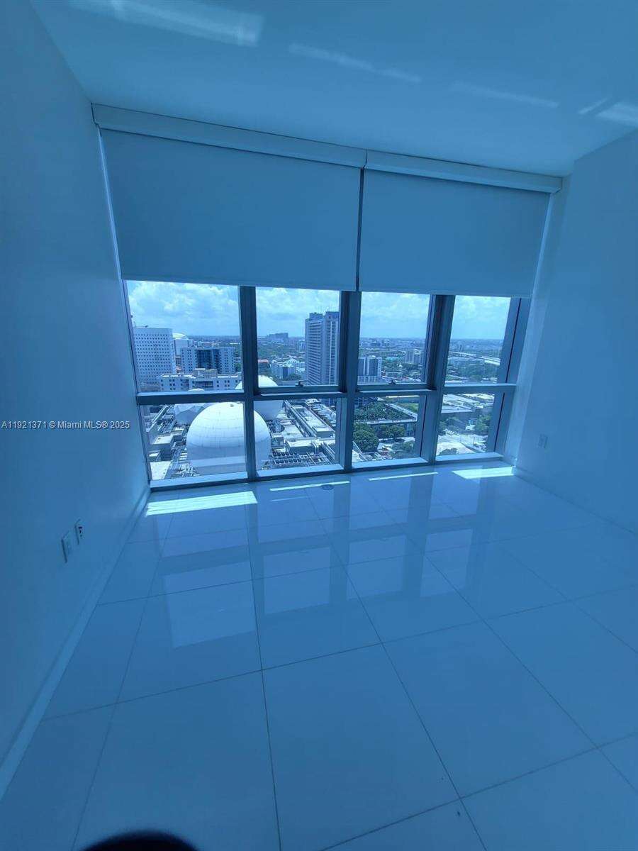Paramount Miami Worldcenter at 851 1 Ave, Miami, FL 33132 - For Sale photo 14